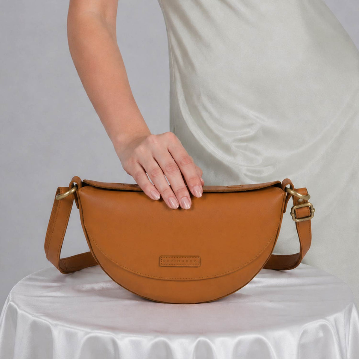 #Color_Saddle Tan